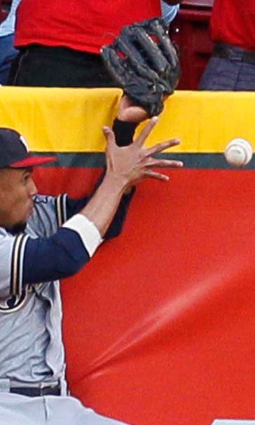 Brewers drop series opener in Cincinnati